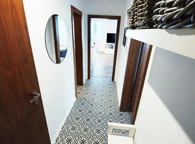 Linda - Veľká Lomnica * Vel'ka Lomnica